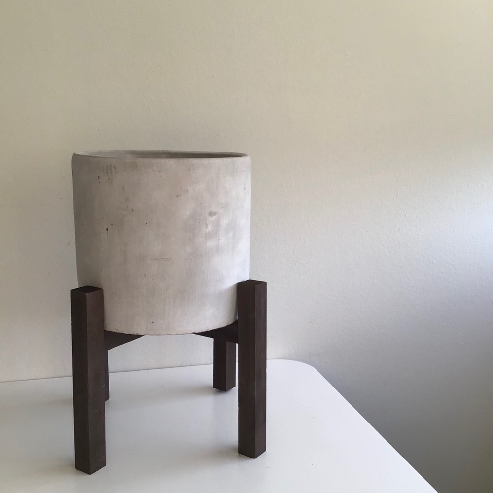 🇨🇦🇨🇦 Handcrafted in Canada - Modern Concrete Planter + Wood Stand - New!